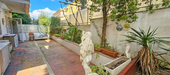 5 rooms Apartment in Rome, Italy No. 8833 23