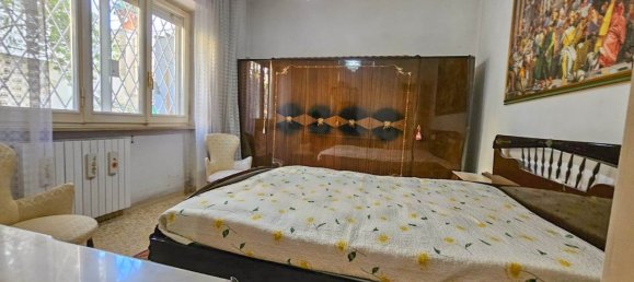 5 rooms Apartment in Rome, Italy No. 8833 9