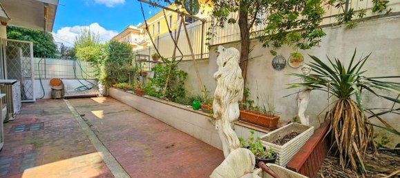 5 rooms Apartment in Rome, Italy No. 8833 19