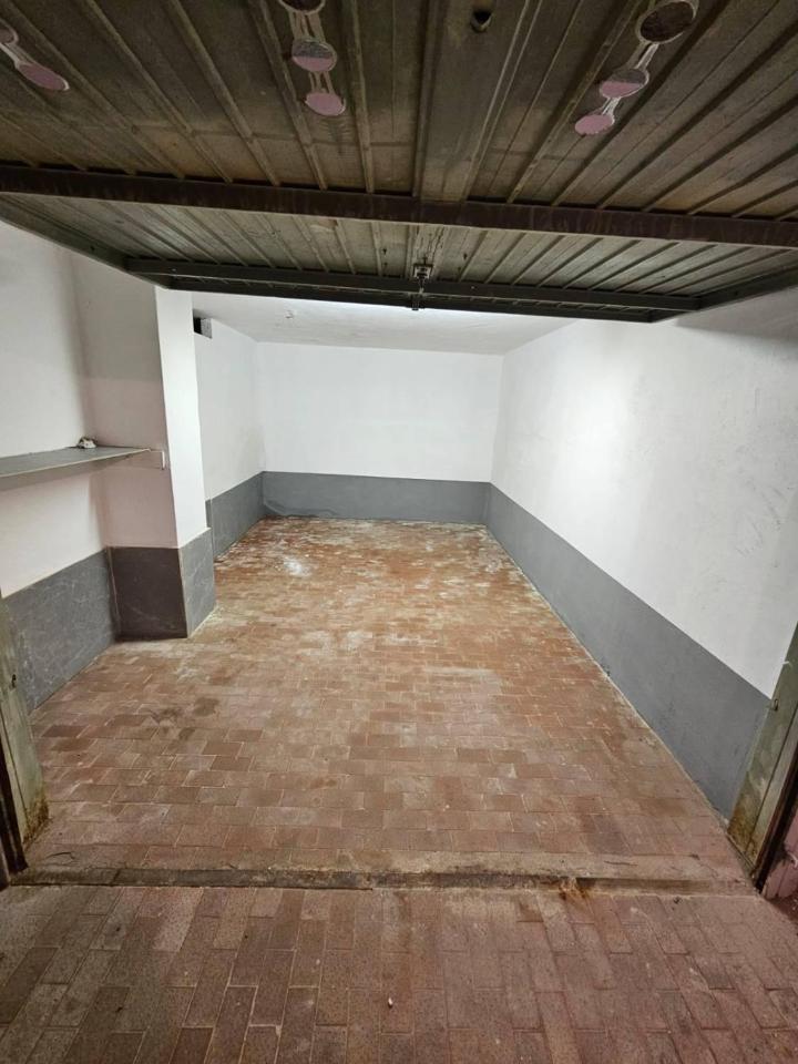 1 room Parking in Ventimiglia, Italy No. 17369