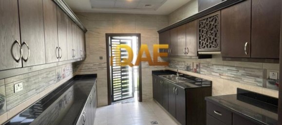 6 bedrooms Villa in Dubai, UAE No. 9126 12