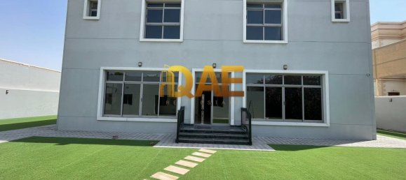 6 bedrooms Villa in Dubai, UAE No. 9126 2