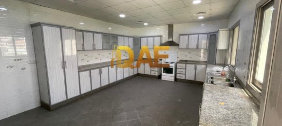 6 bedrooms Villa in Dubai, UAE No. 9126 21