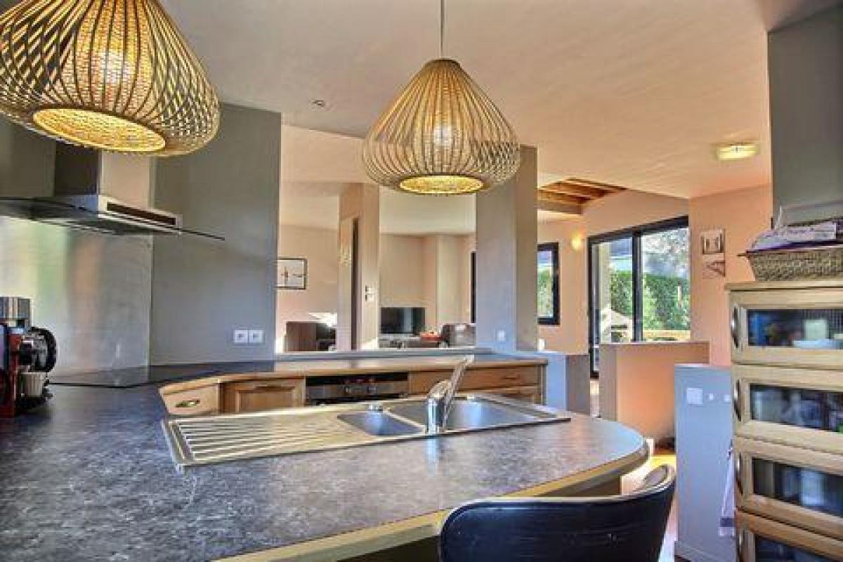 4 bedrooms House in Baden, France No. 5860