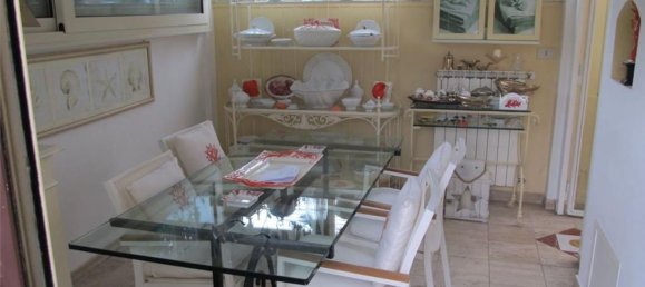 6-salle Villa à Forte dei Marmi, Italy No. 309988 5