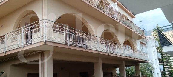 8 rooms Apartment in Carini, Italy No. 149395 2