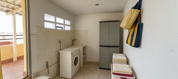 4 Schlafzimmer Haus in Cornella De Llobregat, Spain, Nr. 174339 3