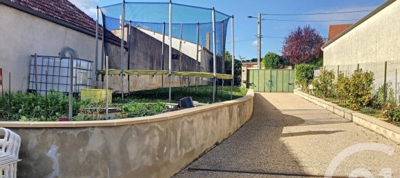 5 bedrooms House in Moussy, France No. 266822 5