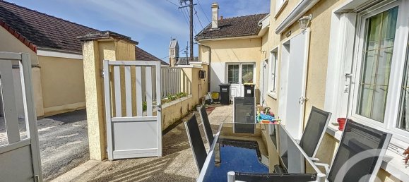 5 bedrooms House in Moussy, France No. 266822 17