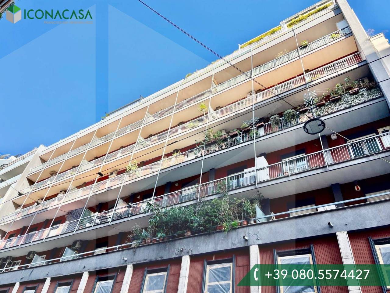 4-salle Appartement à Bari, Italy No. 31167