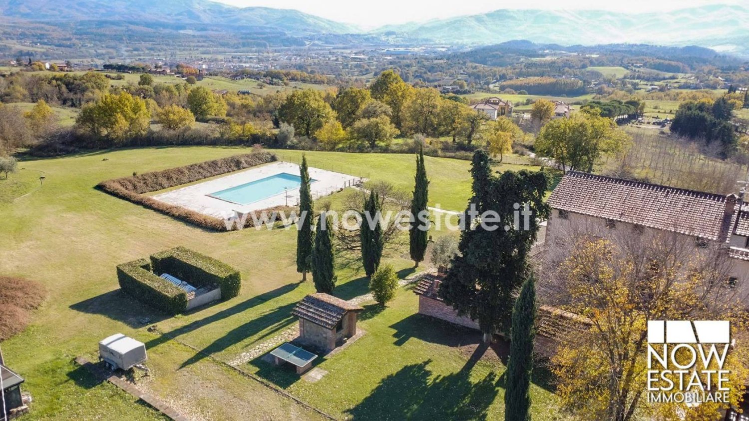Villa de 17 dormitorios en Poppi, Italy No. 52105