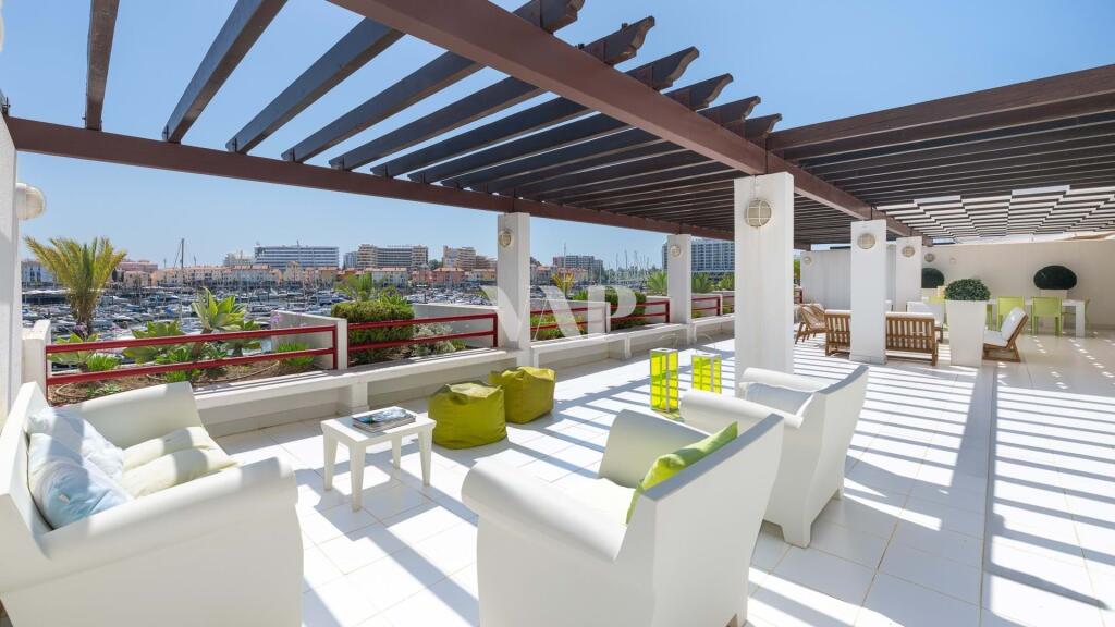 4 bedrooms Apartment in Quarteira, Portugal No. 272946