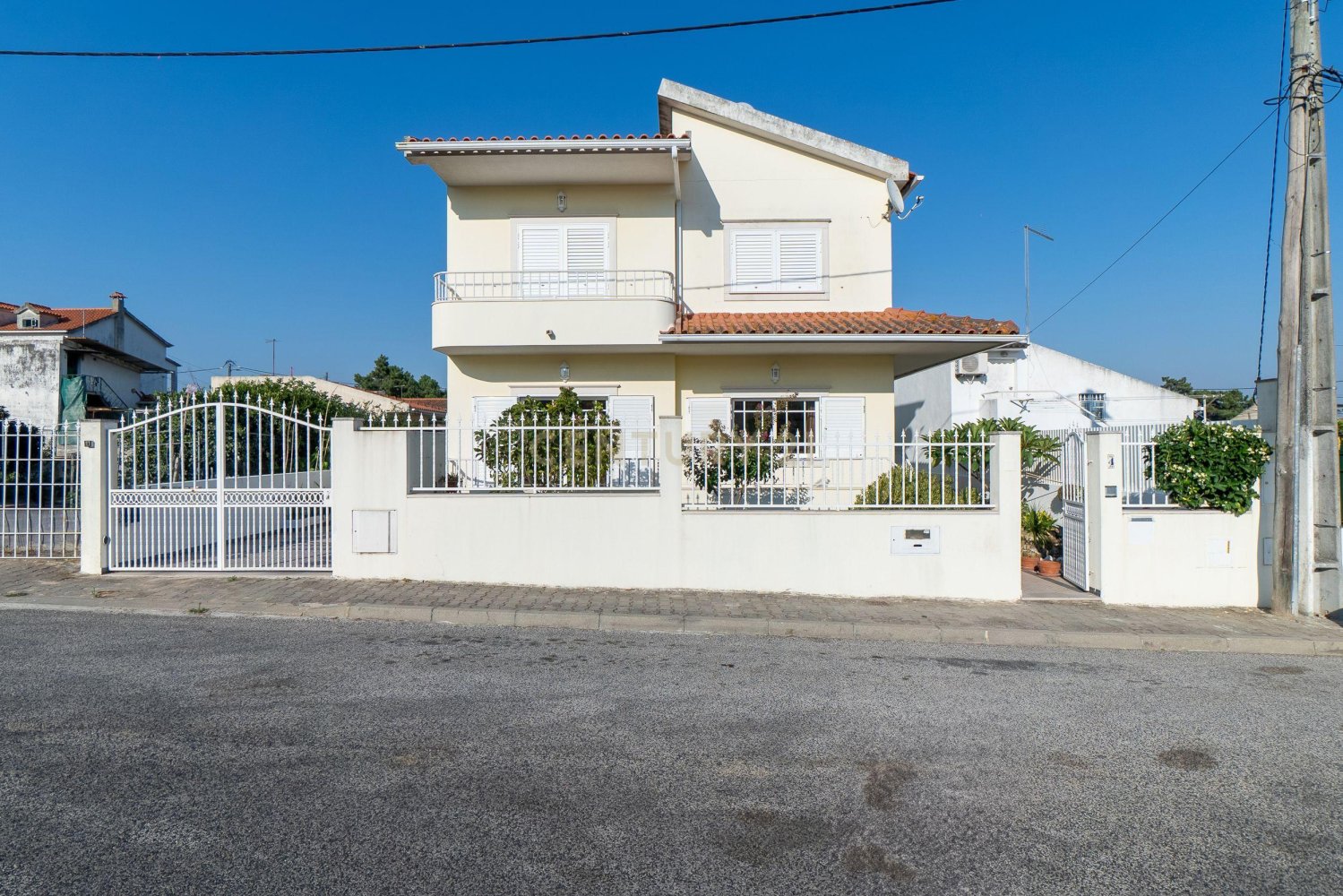 4 bedrooms Villa in Corroios, Portugal No. 285148