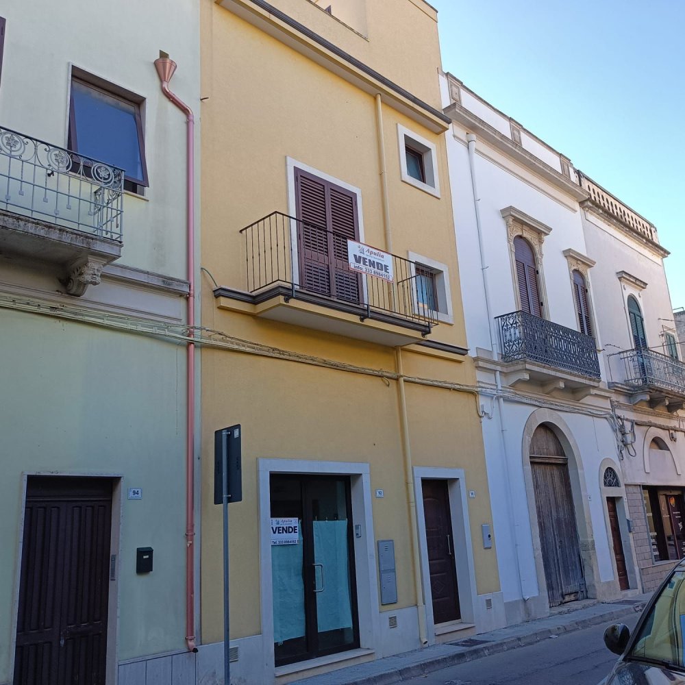 4 Schlafzimmer Wohnung in Aradeo, Italy, Nr. 343039