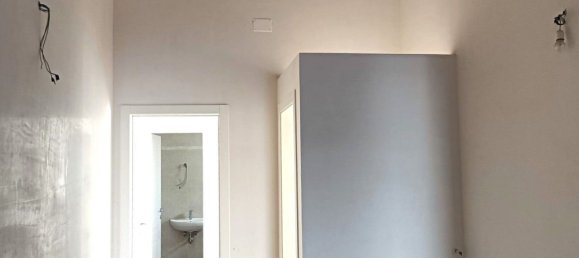 4 Schlafzimmer Wohnung in Aradeo, Italy, Nr. 343039 8