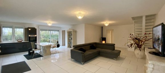 4 bedrooms House in Feignies, France No. 56628 3