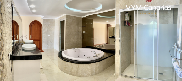 3 bedrooms Villa in Golf del Sur, Spain No. 7521 10