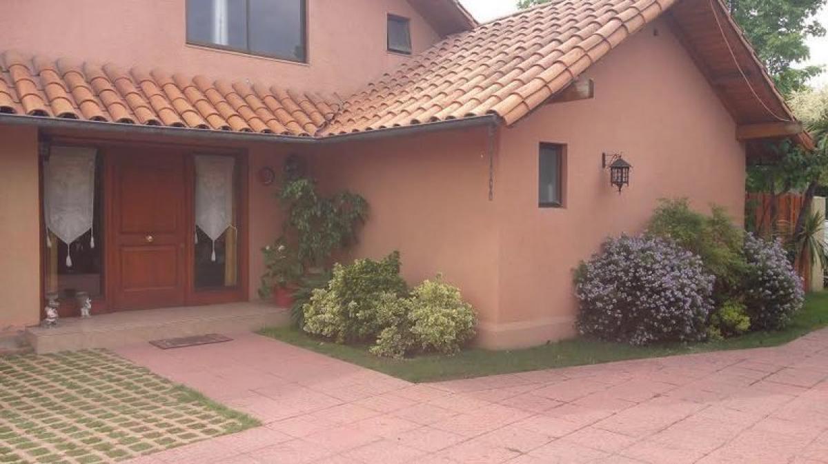 4 bedrooms House in Santiago, Chile No. 4383