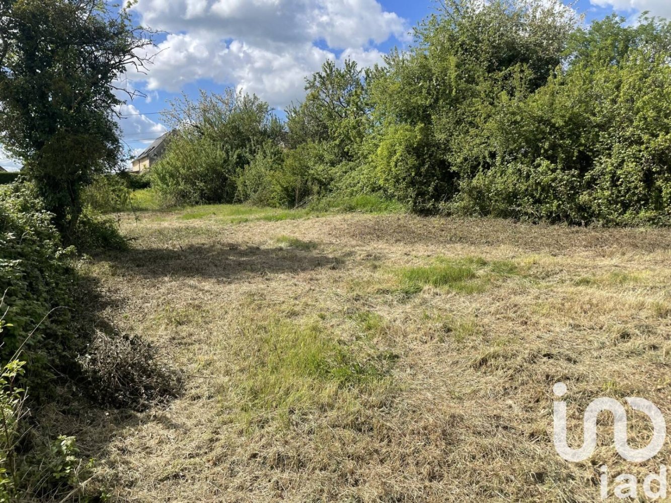 999m² Land in Chemille-sur-Deme, France No. 217897