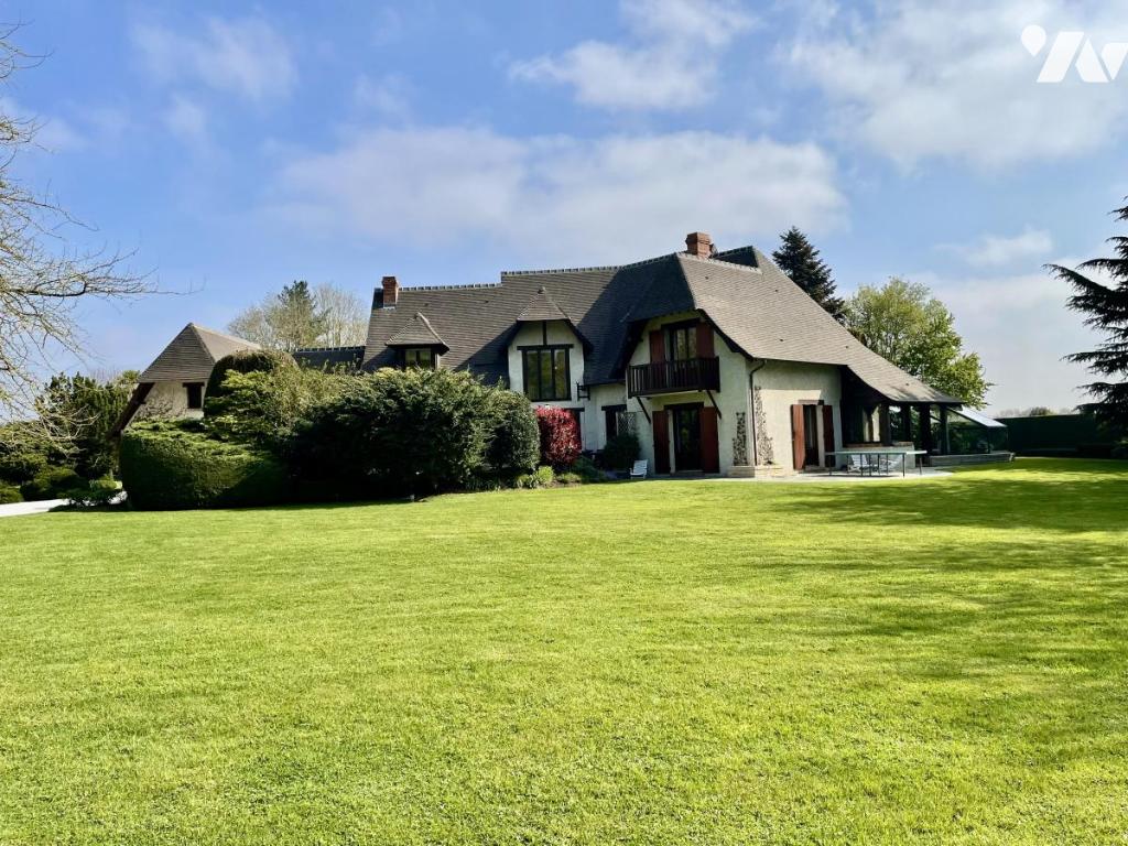 6 bedrooms Villa in Calvados, France No. 335838