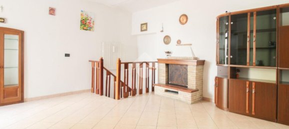 Дом с 2 спальнями в Лорето Апрутино, Италия № 320776 4