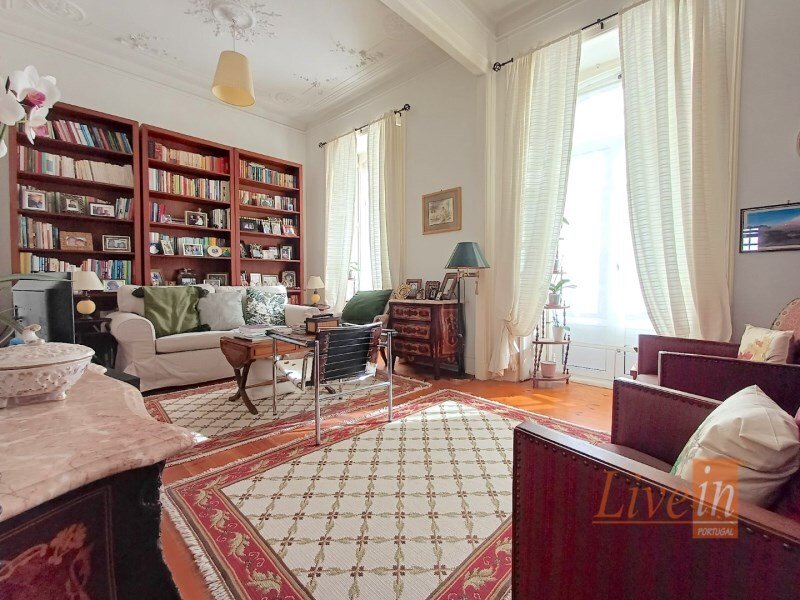 4 bedrooms Apartment in Lisbon, Portugal No. 348948
