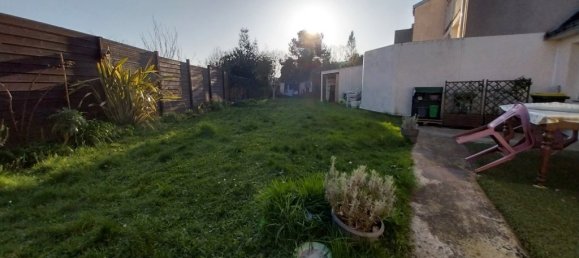 Casa de 5 dormitorios en Lorient, France No. 201101 10