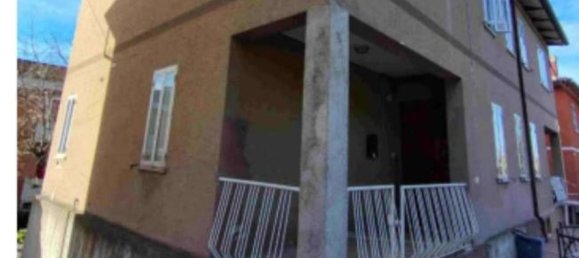 Квартира с 4 комнатами в Урбино, Италия № 299941 4