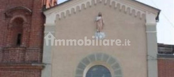 3 bedrooms Apartment in Chivasso, Italy No. 375450 3