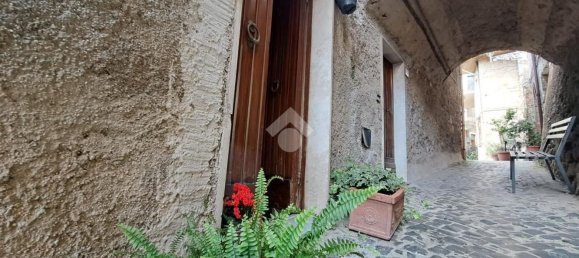 Apartamento de 2 dormitorios en Carbognano, Italy No. 331846 3