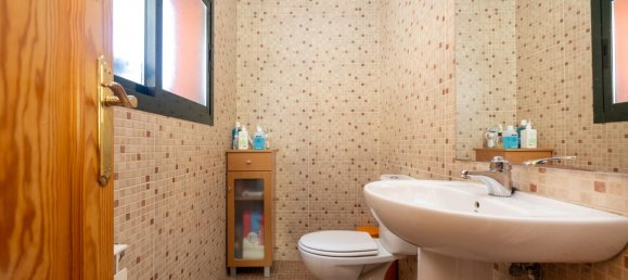 4 bedrooms House in Jun, Spain No. 94765 25