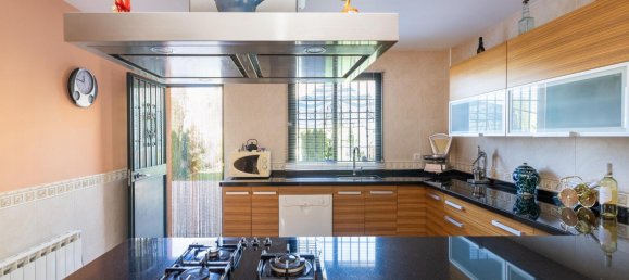 4 bedrooms House in Jun, Spain No. 94765 20