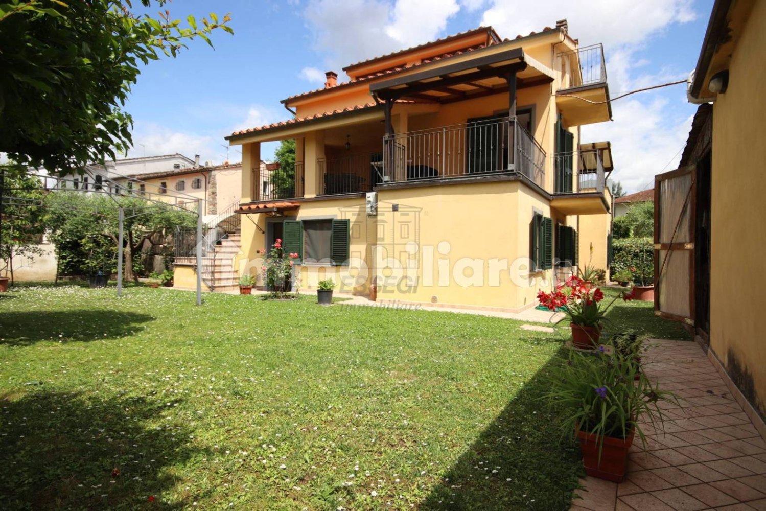 3 bedrooms Villa in Lucca, Italy No. 374514