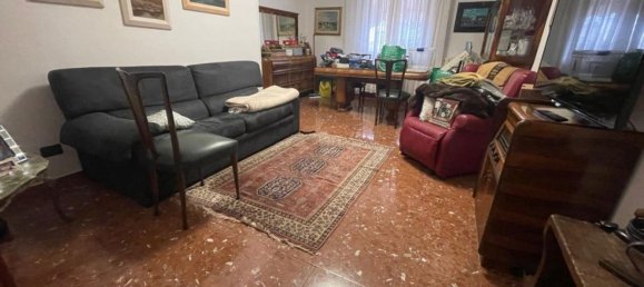 4 rooms Apartment in Carrara, Italy No. 27386 4