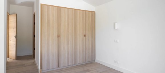 Вилла с 4 спальнями в Шатонёф-Грас, Франция № 1417 6