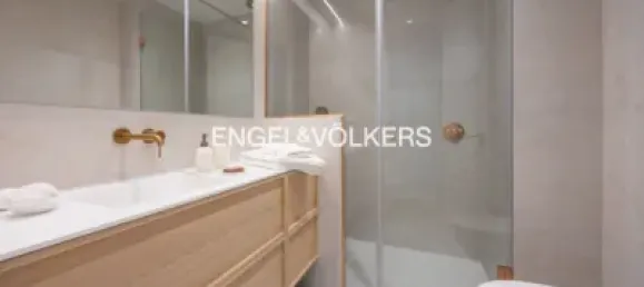 4 bedrooms Commercial property in Madrid, Spain No. 176773 6