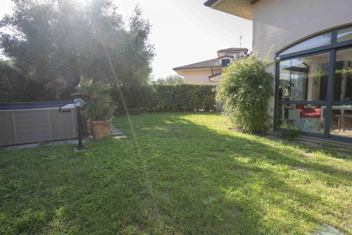 3 bedrooms Villa in Grosseto, Italy No. 1238