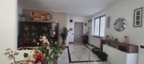 4 rooms House in Arcisate, Italy No. 8431 6