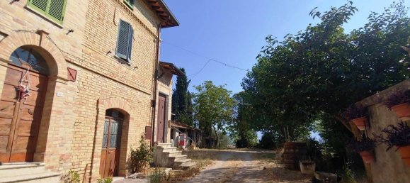 Casa de 15 divisões em Montefalco, Italy N.º 73913 2