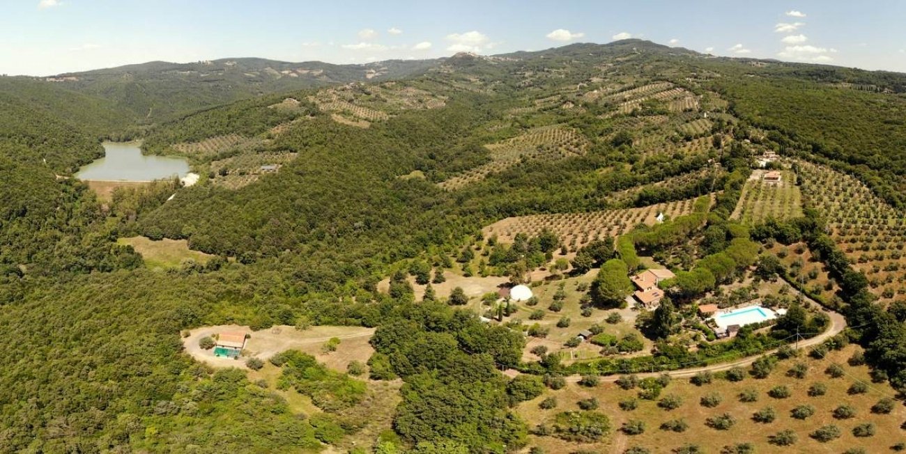  Castillos de 6 dormitorios en Grosseto, Italy No. 193426