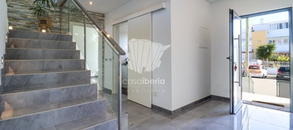 Вилла с 4 спальнями в Лагоа, Португалия № 100362 29