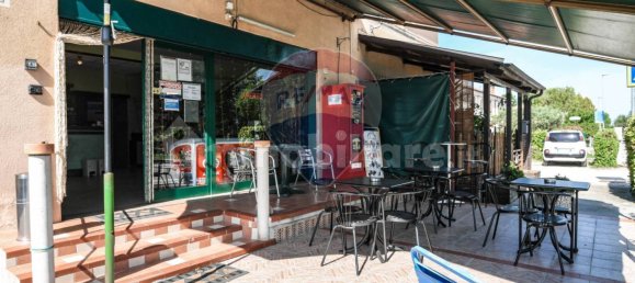2 rooms Commercial property in Ferrara, Italy No. 143103 7
