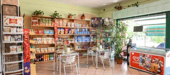 2 rooms Commercial property in Ferrara, Italy No. 143103 6