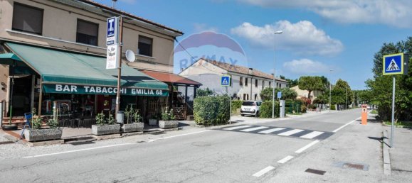 2 rooms Commercial property in Ferrara, Italy No. 143103 11