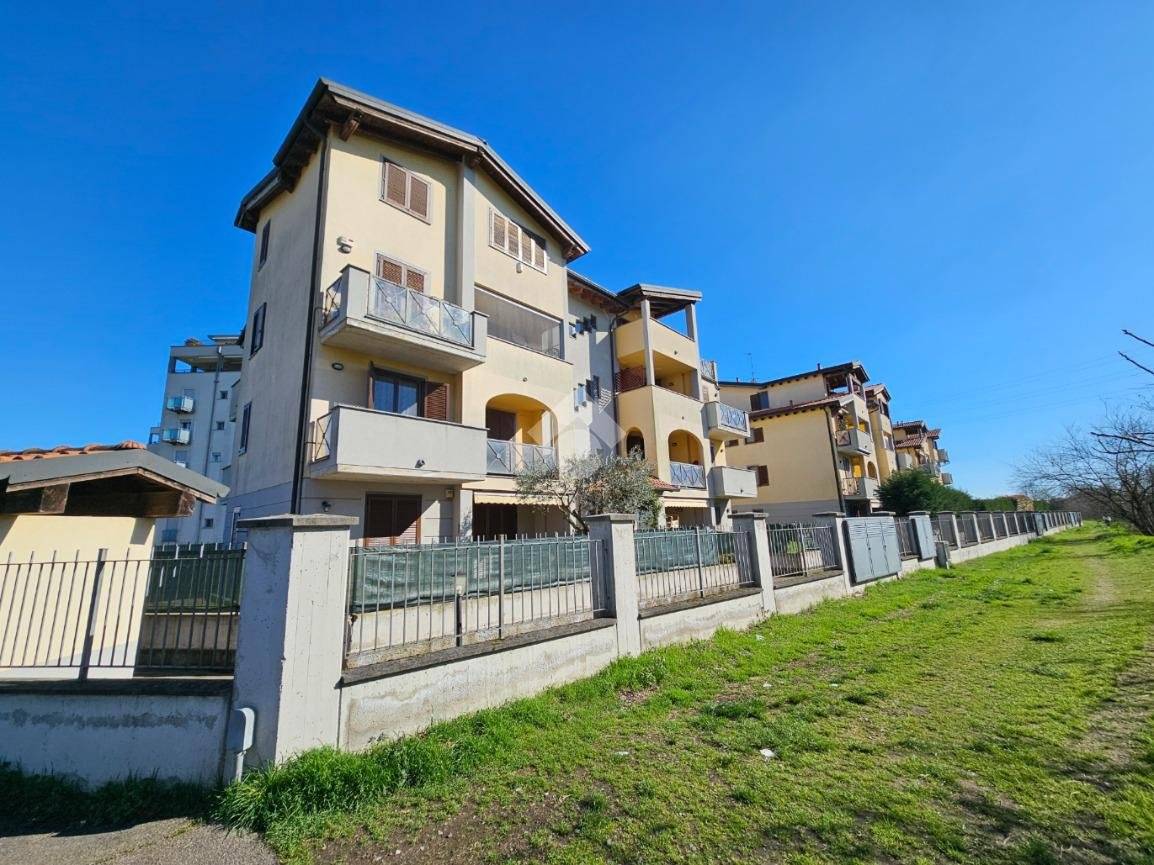 2 غرف نوم شقة في Corbetta, Italy رقم 5067