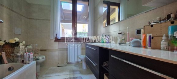 3 Schlafzimmer Wohnung in Collecchio, Italy, Nr. 295770 9