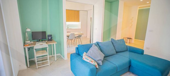 3 rooms Apartment in Bari, Italy No. 29340 4