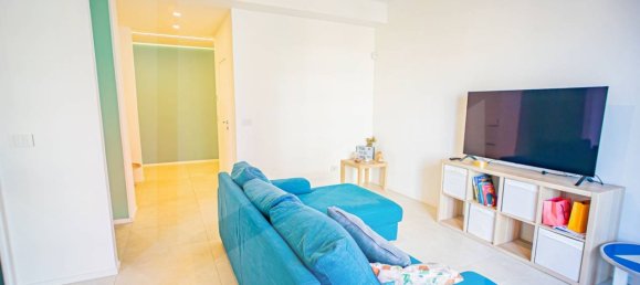 3 rooms Apartment in Bari, Italy No. 29340 2