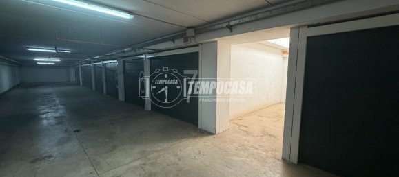 1 room Garage in Naples, Italy No. 274465 6