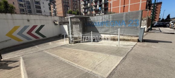1 room Garage in Naples, Italy No. 274465 2